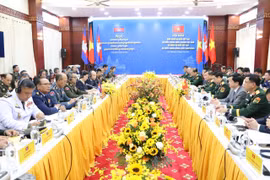 Bộ trưởng Bộ Quốc phòng hai nước Việt Nam - Campuchia hội đàm