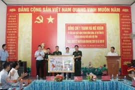 Bí thư Tỉnh ủy Lâm Đồng thăm, chúc Tết và tặng quà Nhân dân xã Sơn Mỹ