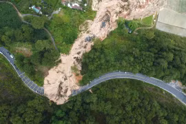 Lâm Đồng triển khai giải pháp duy trì giao thông an toàn sau thiên tai