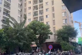 TP HCM: Một người tử vong nghi rơi từ sân thượng chung cư