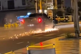 Ô tô kéo lê xe máy gần 1km ở Lâm Đồng, một người tử vong 