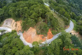 Hoàn tất khắc phục, đèo D’ran cho phép xe nhỏ lưu thông