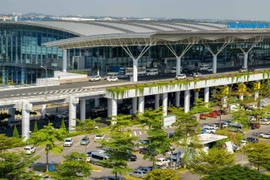 Cảng hàng không quốc tế Nội Bài thăng hạng từ vị trí 79 (năm 2025) lên vị trí 71; Cảng hàng không quốc tế Đà Nẵng cũng thăng tiến 9 bậc (từ 84 lên 75) so với năm 2025 - Ảnh: Phạm Giang.