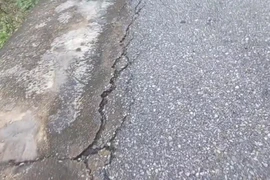 Xuất hiện vết nứt dài trên QL1A đoạn Đèo Ngang, người dân lo ngại mất an toàn