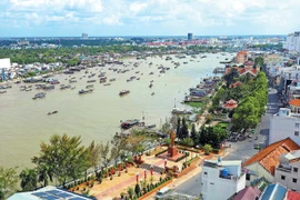 Cần Thơ: Một ngày, Đại Thiên Thành “ẵm” 2 gói thầu tại Cái Răng