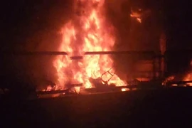 Xe container cháy dữ dội trên cao tốc Vĩnh Hảo – Phan Thiết