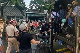 TP HCM: Kịp thời giải cứu hơn 150 người khỏi khu vực ngập lụt