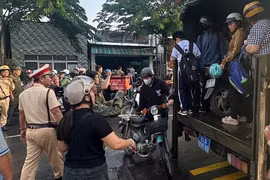 TP HCM: Kịp thời giải cứu hơn 150 người khỏi khu vực ngập lụt