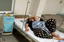 Nghi ngộ độc bánh mì, 86 người nhập viện tại Lâm Đồng.