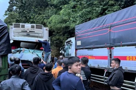 Hai xe tải va chạm trên đèo Bảo Lộc, giao thông ùn ứ cục bộ