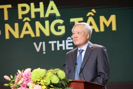 View - Đoàn đại biểu dự ĐH Đảng bộ Chính phủ vào Lăng viếng Chủ tịch Hồ Chí Minh | Báo Tri thức và Cuộc sống - TIN TỨC PHỔ BIẾN KIẾN THỨC 24H