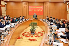 Hoàn thiện thể chế, tháo gỡ ‘điểm nghẽn’ để tạo động lực phát triển đất nước 