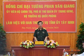 Đại tướng Phan Văn Giang làm việc với Ban Thường vụ Tỉnh ủy Tây Ninh