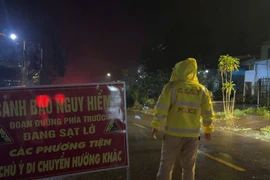 Đèo Gia Bắc lại sạt lở, QL28 bị chia cắt do mưa lớn