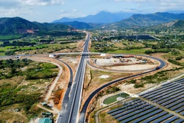 Bộ Xây dựng chỉ đạo "nóng" sau kiến nghị Tập đoàn Sơn Hải thi công cao tốc làm nứt nhà dân