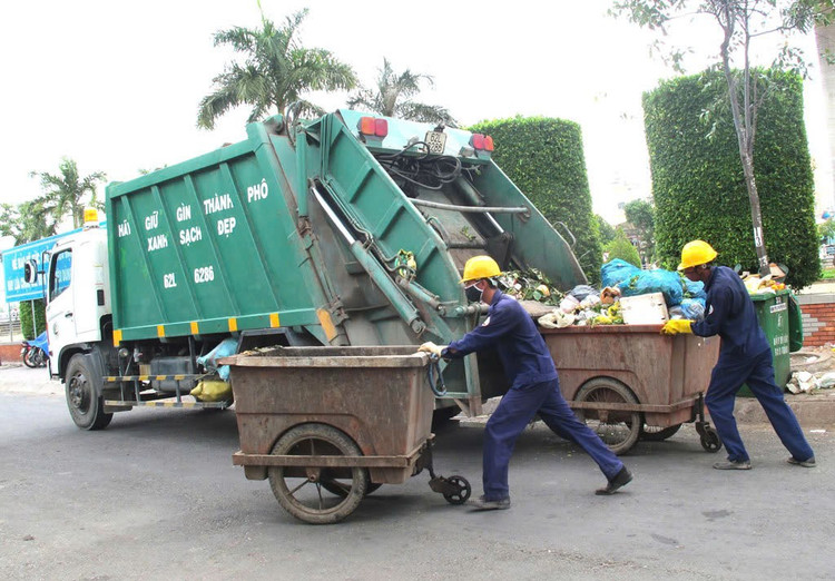 UBND xã Tân Nhựt đặt mục tiêu phấn đấu đến tháng 9/2025, ít nhất 90% hộ dân sẽ ký hợp đồng thu gom rác sinh hoạt. Ảnh minh họa. thugomrac-1.jpg
