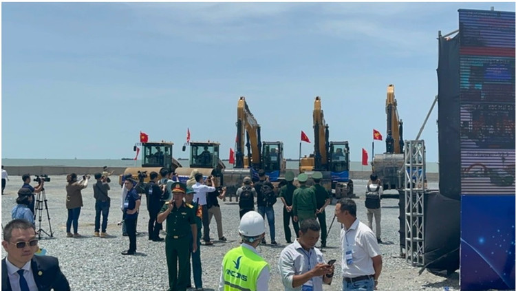 Tập đoàn Vingroup vừa khởi công siêu dự án lấn biển tại biển Cần Giờ hồi tháng 4-2025 caucangio-1.png