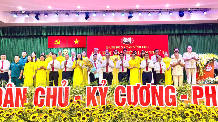 Ra mắt Ban Chấp hành Đảng bộ xã Tân Vĩnh Lộc, nhiệm kỳ 2025 – 2030. tvl-2.jpg