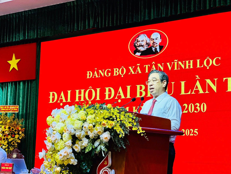 Ông Nguyễn Phước Lộc, Phó Bí thư Thành ủy, Chủ tịch Ủy ban MTTQ Việt Nam TP HCM phát biểu chỉ đạo đại hội. ongloc-2.jpg