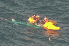 Trực thăng cứu thương rơi xuống biển, 3 người thiệt mạng