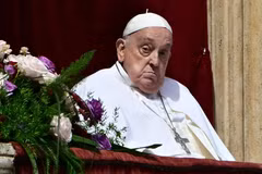 Khoảnh khắc Giáo hoàng Francis xuất hiện tại Thánh lễ Phục sinh