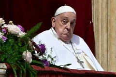 Khoảnh khắc Giáo hoàng Francis xuất hiện tại Thánh lễ Phục sinh