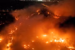 Hình ảnh kinh hoàng về thảm họa cháy rừng ở Hàn Quốc