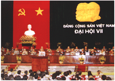 Đại hội đại biểu toàn quốc lần thứ VII. Diễn ra từ ngày 24-27/6/1991 tại Hà Nội. Dự đại hội có 1176 đại biểu thay mặt cho trên 2 triệu Đảng viên trong cả nước. ĐH đã bầu BCH T.Ư gồm 146 ủy viên, bầu Bộ Chính trị gồm 13 ủy viên (Hội nghị BCH T.Ư lần thứ 6 khóa VII tháng 11/1993 đã bầu bổ sung thêm 4 ủy viên Bộ Chính trị). Đồng chí Đỗ Mười được bầu làm Tổng Bí thư.