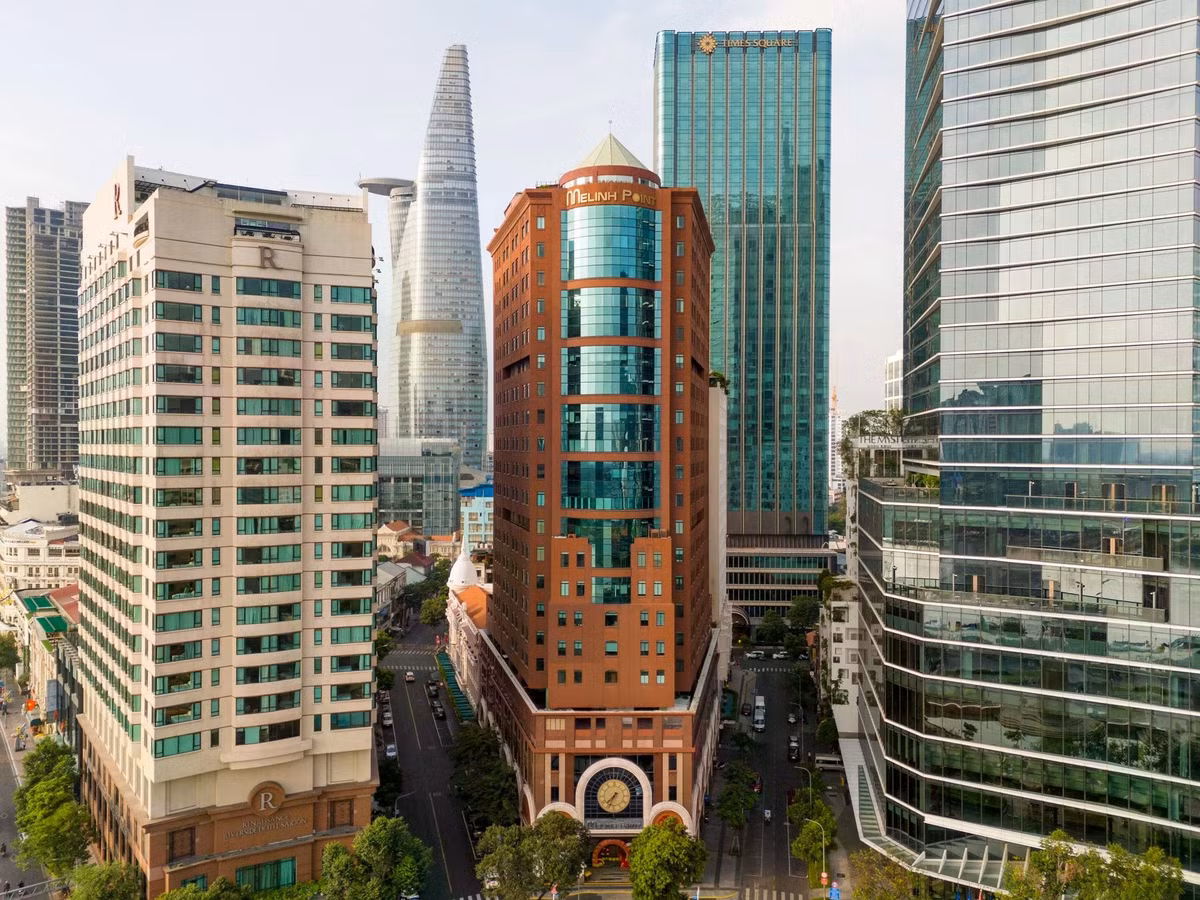 Trước khi sáp nhập, khu vực này vốn đã nổi tiếng với các tuyến phố sầm uất, nhiều khách sạn 5 sao, trung tâm thương mại lớn, tòa nhà văn phòng hạng A và những căn nhà mặt tiền có giá cao kỷ lục. Sau khi hợp nhất, sự kết hợp của các phường sẽ tạo nên một đơn vị hành chính mới, song vẫn mang trong mình nền tảng kinh tế lâu đời và giá trị bất động sản đắt đỏ.