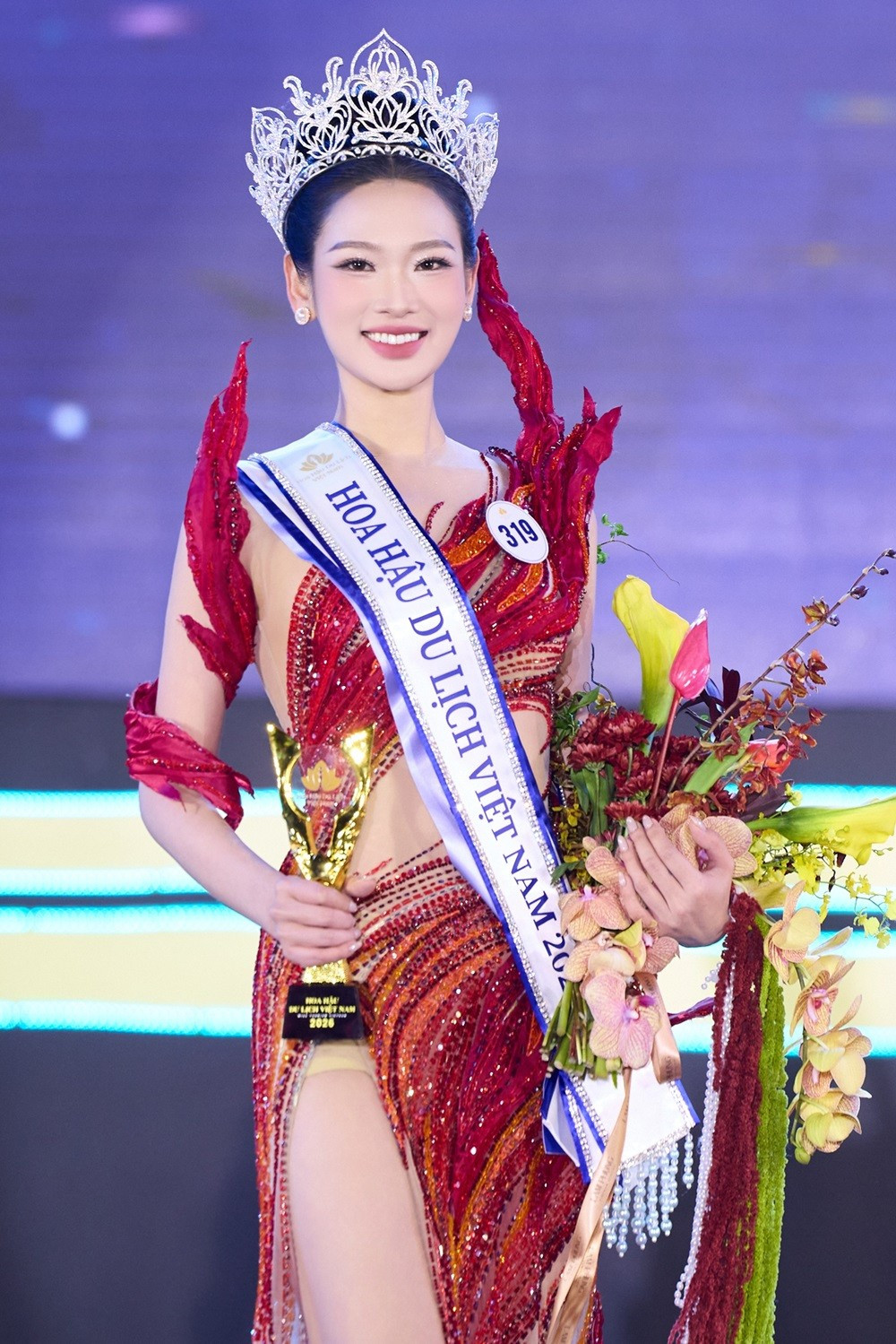 View - Nguyễn Phương Linh đăng quang Hoa hậu Du lịch Việt Nam 2026 | Báo Tri thức và Cuộc sống - TIN TỨC PHỔ BIẾN KIẾN THỨC 24H