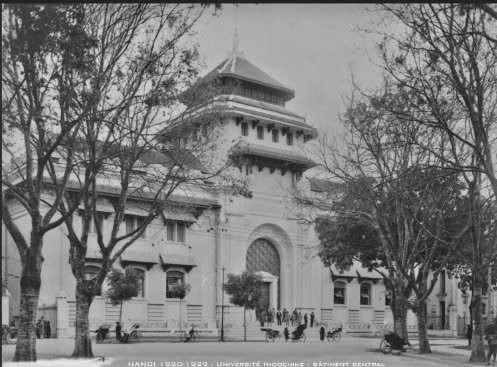 Ảnh chụp Đại học Đông Dương năm 1930, tại số 19 Lê Thánh Tông, Hà Nội. Sau năm 1954, nó trở thành trụ sở của Đại học Tổng hợp Hà Nội, nay là Đại học Quốc gia Hà Nội. (Nguồn: kientrucviet.net)