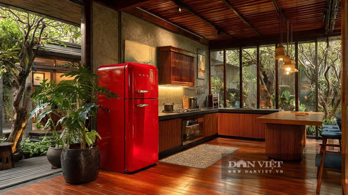 Người già dặn, việc đặt tủ lạnh gần cửa bếp, nơi chứa lượng lớn thực phẩm, giúp ngăn ngừa thất thoát tài sản và bảo vệ vận may gia đình.