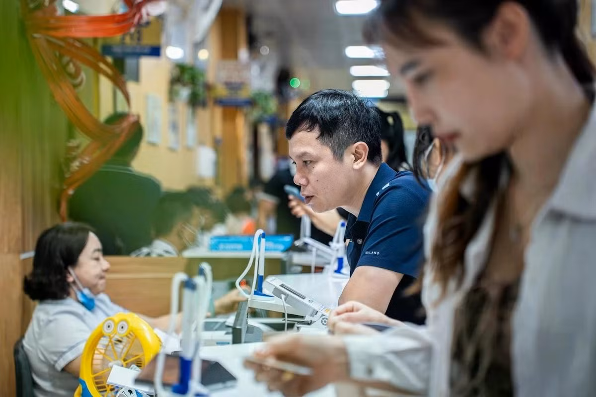 Theo tiến sĩ, bác sĩ Vương Vũ Việt Hà, Giám đốc Trung tâm Hỗ trợ Sinh sản, Bệnh viện Bưu điện, một phần nguyên nhân khiến lượng bệnh nhân trong ngày đông hơn thường lệ do đơn vị đang triển khai Tuần lễ khám và tư vấn vô sinh, hiếm muộn.