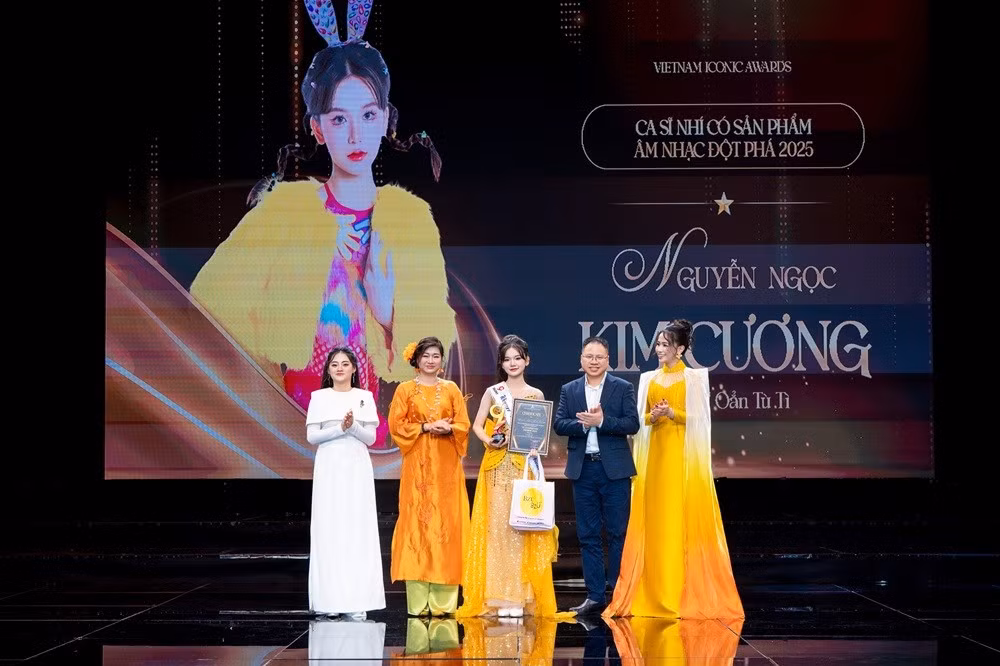 Đáng chú ý, giọng ca nhí Nguyễn Ngọc Kim Cương được vinh danh "Ca sĩ nhí có sản phẩm âm nhạc đột phá 2025".