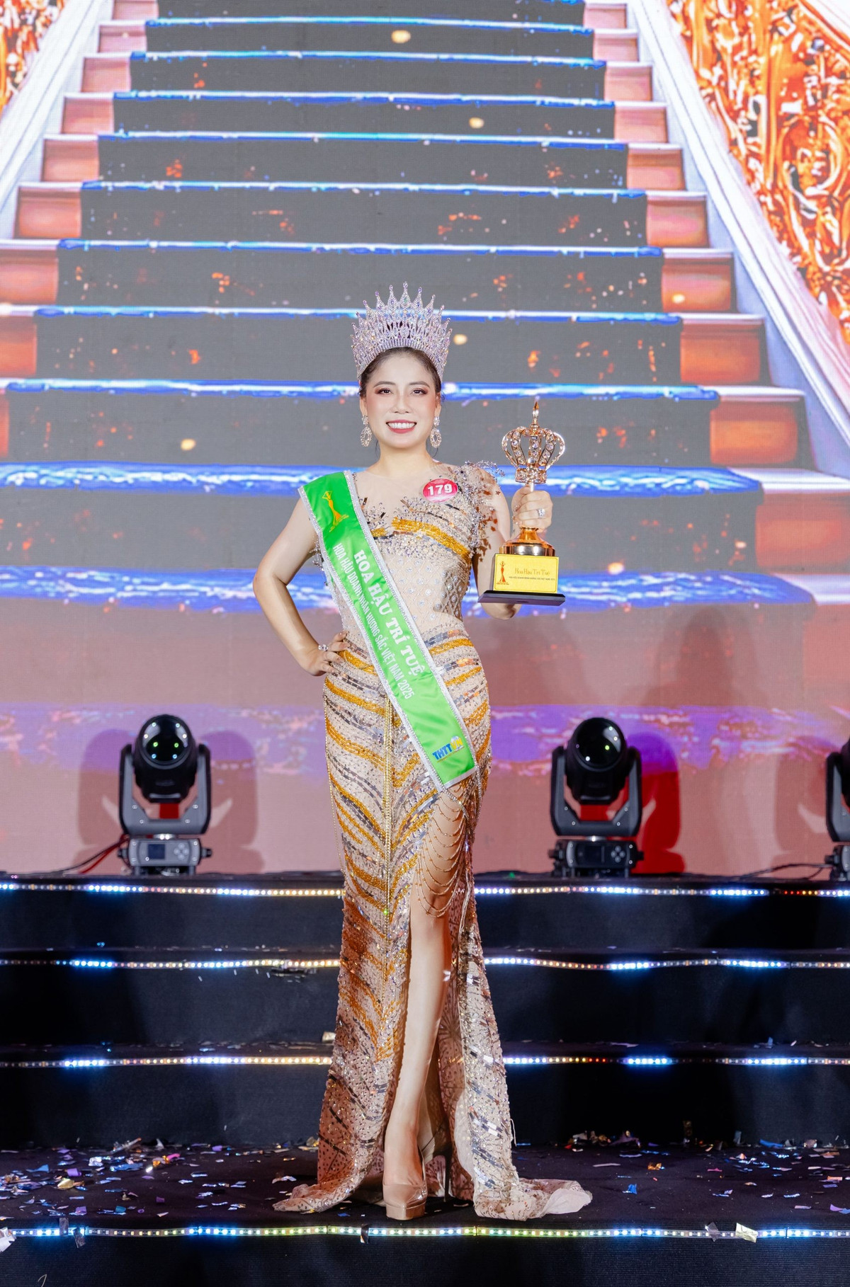 View - Nguyễn Thị Hằng Nga xuất sắc đạt danh hiệu Hoa hậu Trí tuệ | Báo Tri thức và Cuộc sống - TIN TỨC PHỔ BIẾN KIẾN THỨC 24H