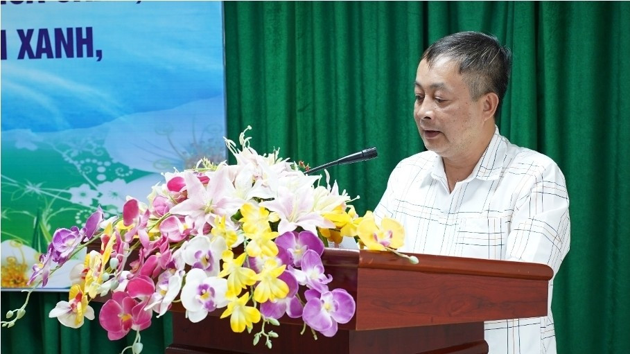 Ông Đậu Quang Vinh, Phó Chủ tịch phụ trách Liên hiệp hội tỉnh Nghệ An phát biểu tại hội thảo Ông Đậu Quang Vinh, Phó Chủ tịch phụ trách Liên hiệp hội tỉnh Nghệ An phát biểu tại hội thảo