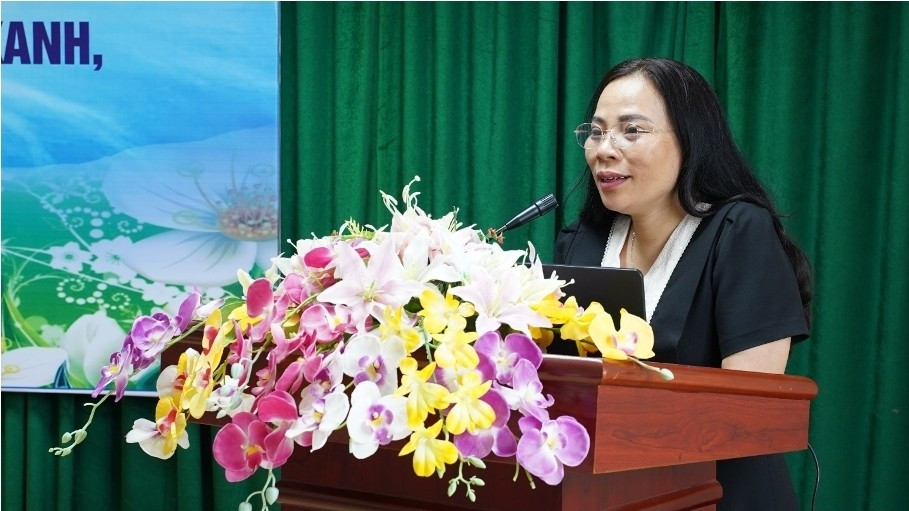 TS. Lê Thị Thủy, Giám đốc Trung tâm Hỗ trợ chuyển giao công nghệ hoa, cây cảnh và Phát triển nông thôn cho rằng để phát triển ngành SVC tại Nghệ An cần nâng cao năng lực, truyền thông và giáo dục cộng đồng TS. Lê Thị Thủy, Giám đốc Trung tâm Hỗ trợ chuyển giao công nghệ hoa, cây cảnh và Phát triển nông thôn cho rằng để phát triển ngành SVC tại Nghệ An cần nâng cao năng lực, truyền thông và giáo dục cộng đồng