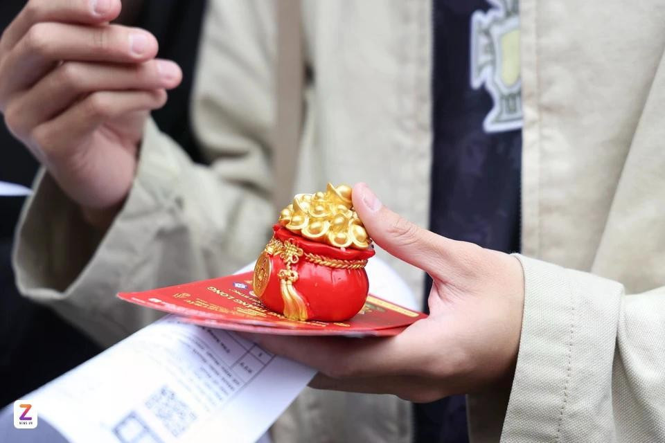 Nhiều cửa hàng vàng tung các sản phẩm vàng trọng lượng nhỏ để đáp ứng nhu cầu mua sắm tăng mạnh của người dân. Ảnh: Hồng Nhung.