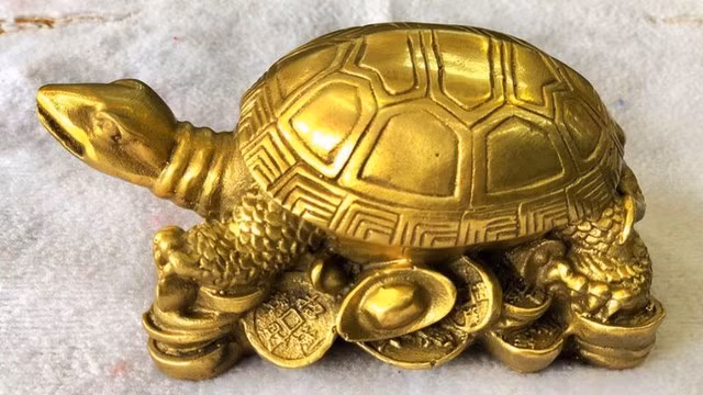 Rùa cũng là một trong mười linh vật trấn trạch tốt hàng đầu cho ngôi nhà của bạn để mang lại sự may mắn và thành công.