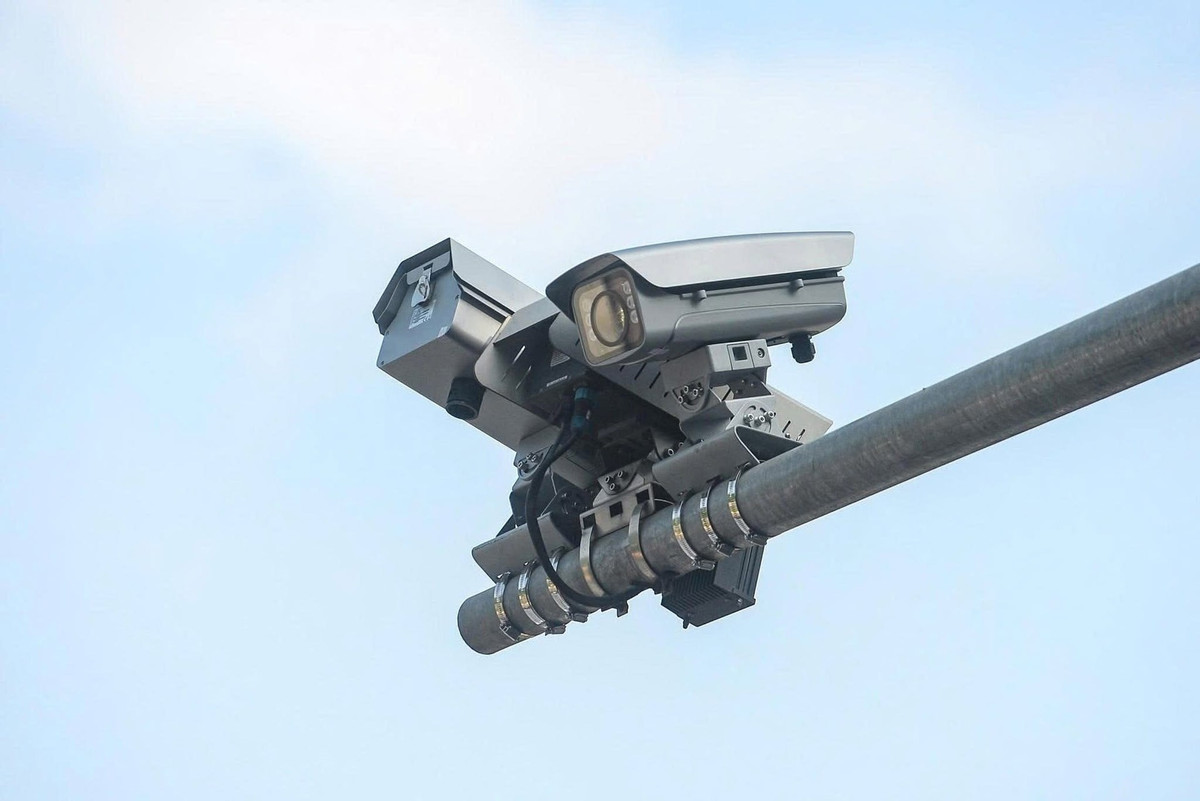 Nhiều tuyến đường trọng điểm tại Hà Nội hiện đang được lắp camera AI phạt nguội giao thông.