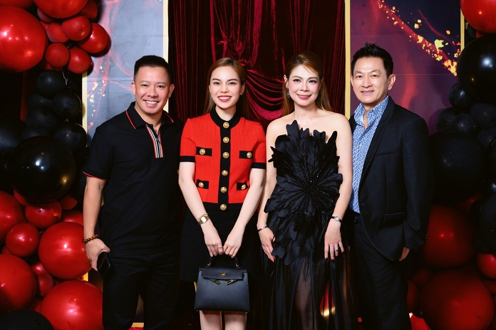 Dẫu vậy, Thanh Thảo cũng không khỏi tiếc nuối khi vì thời gian chuẩn bị gấp rút nên chưa thể mời đầy đủ bạn bè, đối tác đến chung vui. Cô gửi lời hẹn gặp đến những người chưa kịp hội ngộ, đồng thời bật mí đang ấp ủ nhiều dự án âm nhạc mới trong năm nay, hứa hẹn sớm trở lại với khán giả bằng những sản phẩm chỉn chu và giàu cảm xúc hơn.