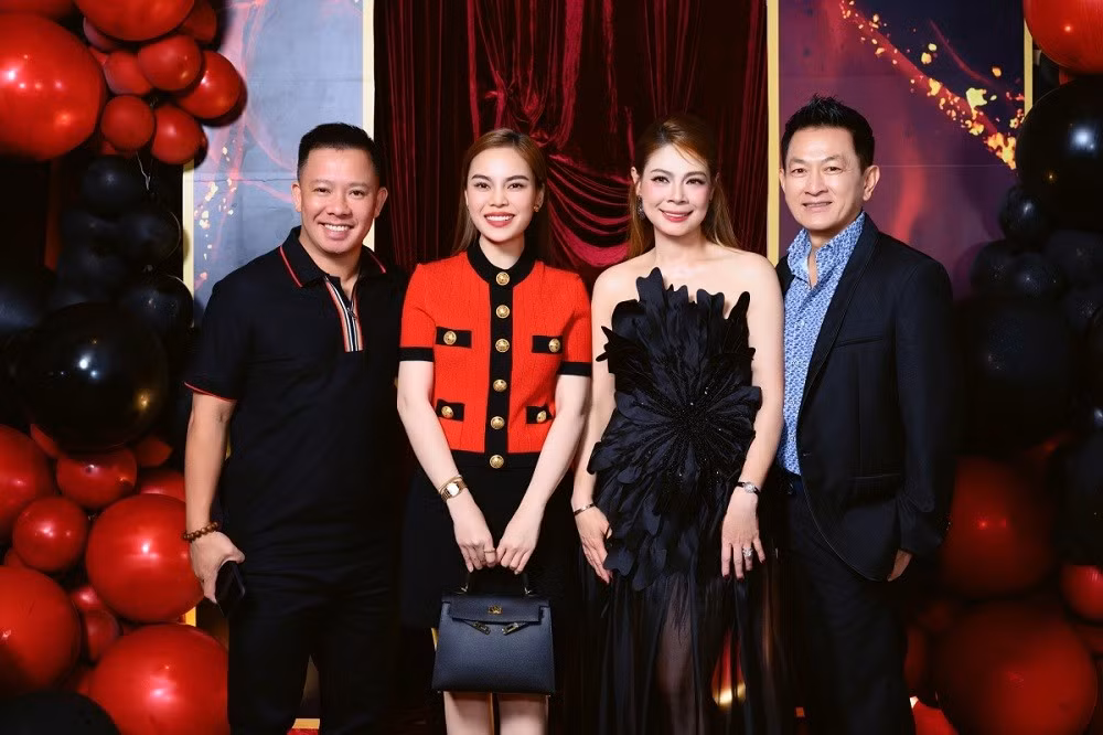 Dẫu vậy, Thanh Thảo cũng không khỏi tiếc nuối khi vì thời gian chuẩn bị gấp rút nên chưa thể mời đầy đủ bạn bè, đối tác đến chung vui. Cô gửi lời hẹn gặp đến những người chưa kịp hội ngộ, đồng thời bật mí đang ấp ủ nhiều dự án âm nhạc mới trong năm nay, hứa hẹn sớm trở lại với khán giả bằng những sản phẩm chỉn chu và giàu cảm xúc hơn.