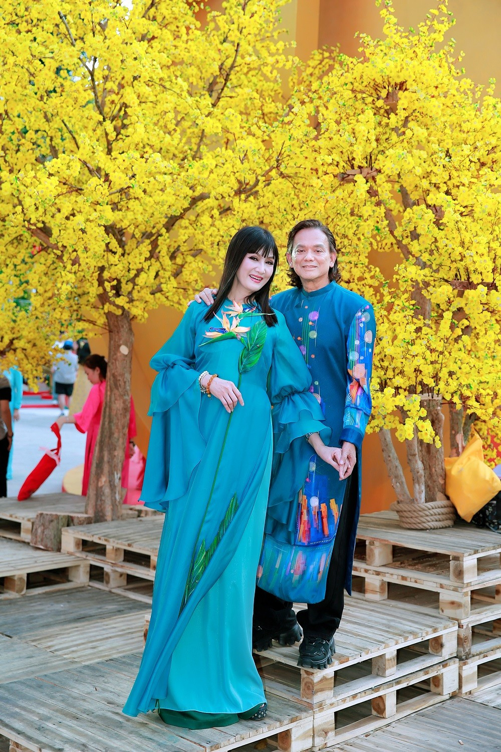 Diễn viên Hiền Mai cho biết, năm nay chị cùng ông xã diện áo dài chụp hình để làm kỷ niệm.