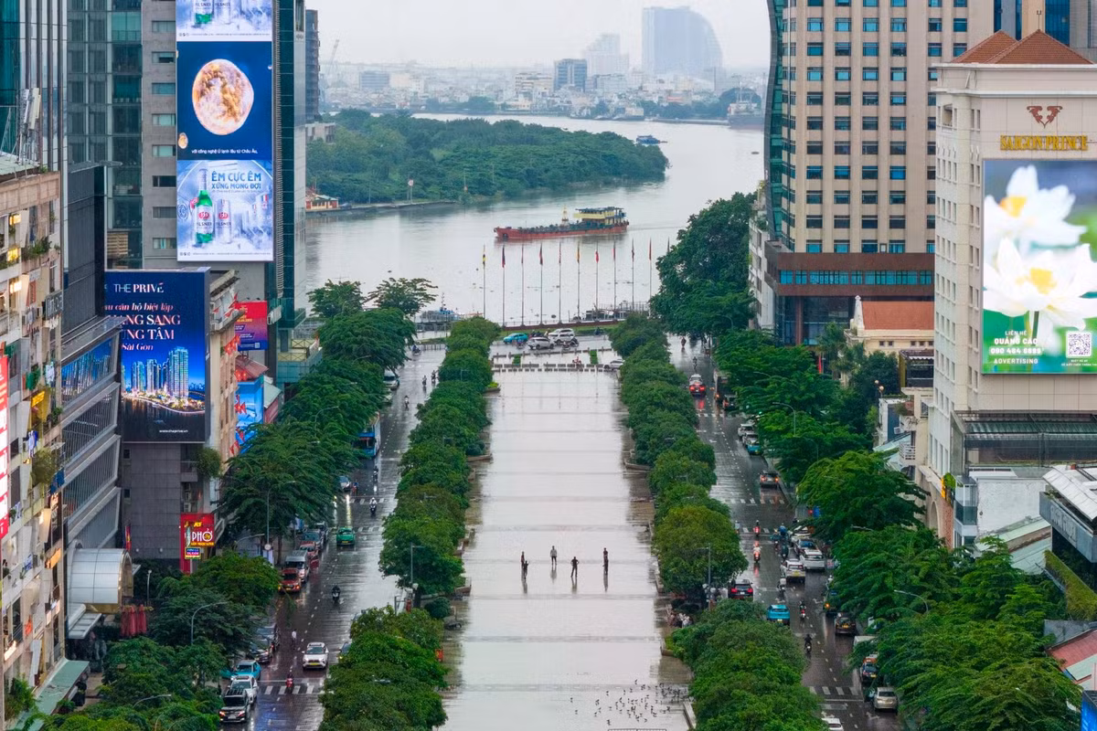 Phường Sài Gòn bao trùm khu vực lõi quận 1, tập trung nhiều tuyến đường có giá trị thương mại hàng đầu như Đồng Khởi, Nguyễn Huệ, Lê Lợi, Lê Duẩn, Hàm Nghi...