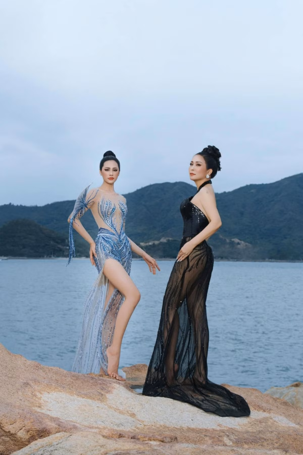 Hoa hậu Nhân ái của Hoa hậu Diva Doanh nhân Việt Nam Quốc tế Toàn cầu 2025 Hằng Nguyễn hút hồn cạnh Hoa hậu Biển đảo Việt Nam năm 2022 Đinh Như Phương trong cùng khung hình.