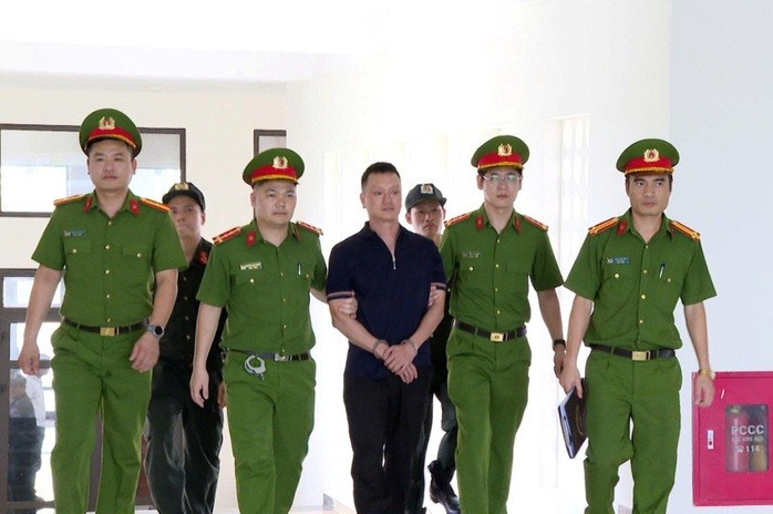 Nguyễn Văn Vi (tức Vi &quot;ngộ&quot;) kẻ cầm đầu một băng nhóm tội phạm ở Thanh Hóa. Ảnh: Công an Thanh Hóa