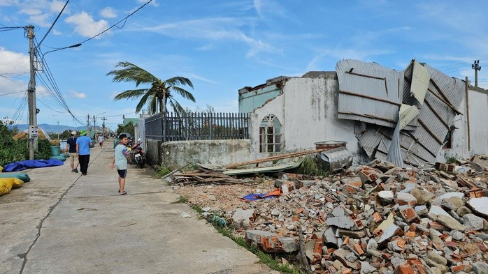 Căn nhà ông An tan hoang sau bão số 13