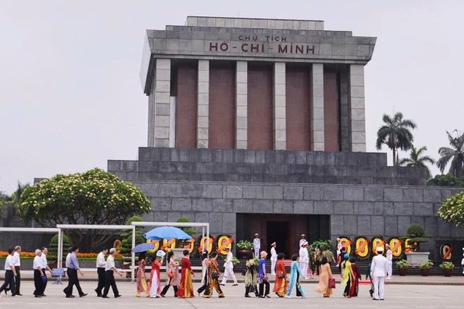 Tháng 5 nhớ Bác