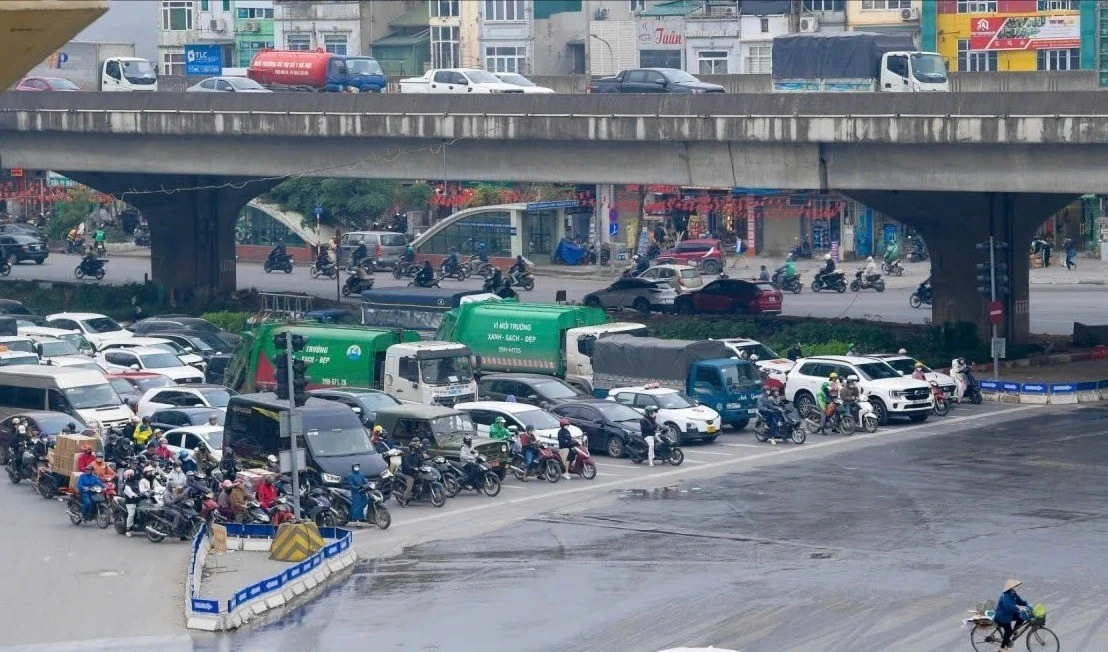 Hình ảnh mới lạ ở Hà Nội từ khi 'mắt thần' hoạt động