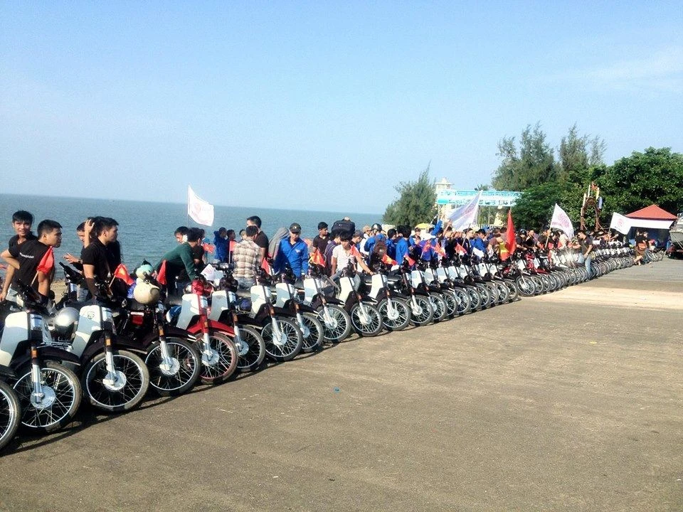 Hàng trăm xe Dream “chiến” đại náo Hải Phòng